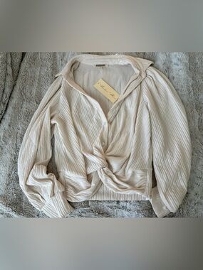 Beige Twist-Front Cropped Button Down Shirt - Amber Skies NWT